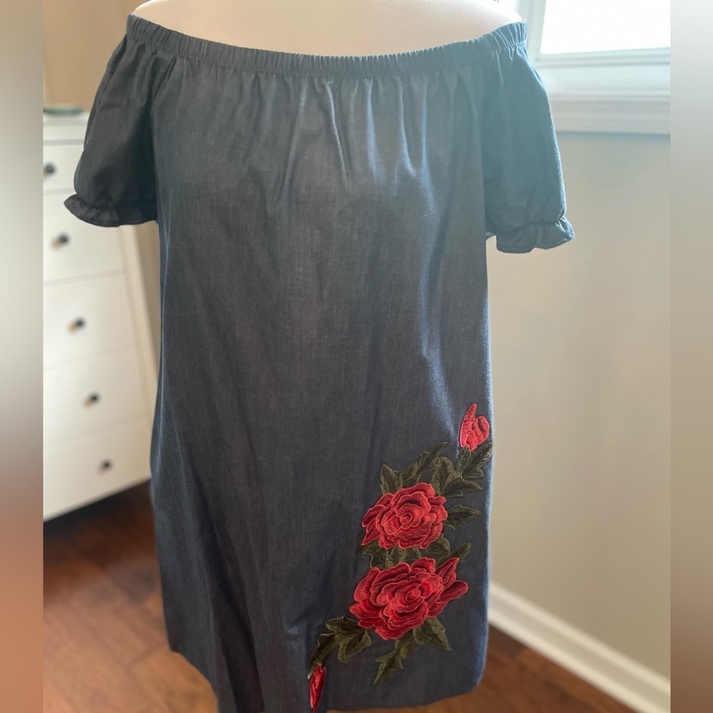 Off Shoulder Boutique Chambray Embroidered Dress. Brand New. Size Medium.